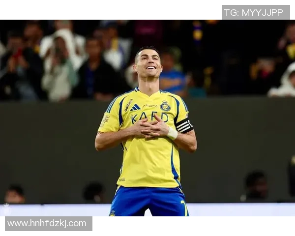 会转圈圈的足球巨星们:那些用旋转技艺征服赛场的球场魔术师 会转圈圈的足球巨星们:那些用旋转技艺征服赛场的球场魔术师